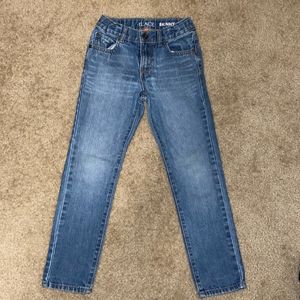 Two pairs of little boys size 7 jeans with adjustable waists. - Picture 8 of 11